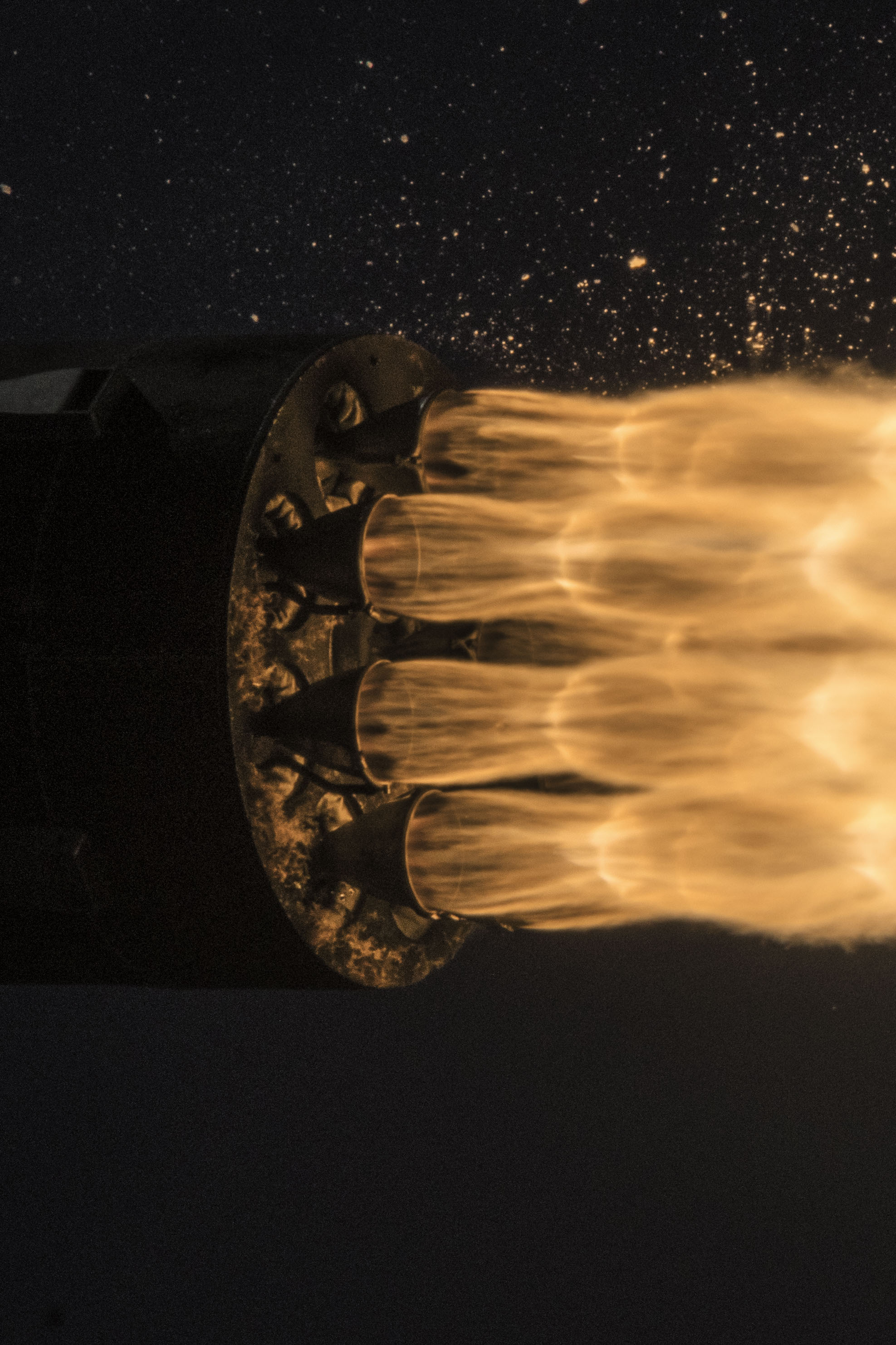 I motori Rutherford del razzo Electron in volo.